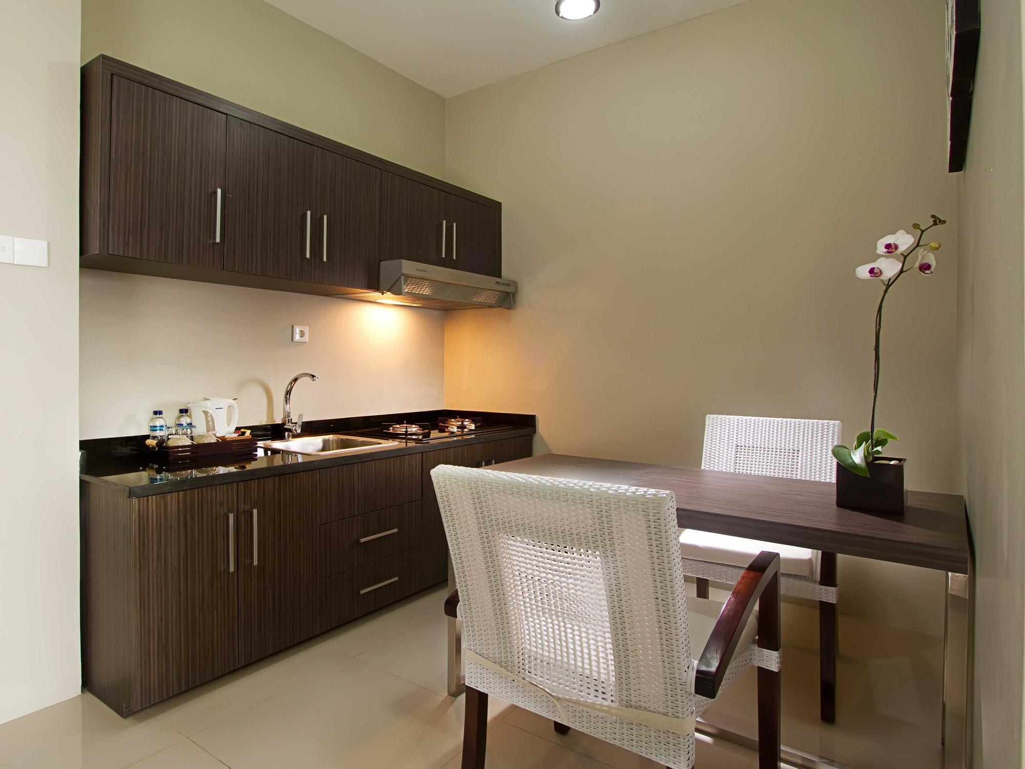 Parkside Denbukit Residence & Suite Jimbaran Екстериор снимка